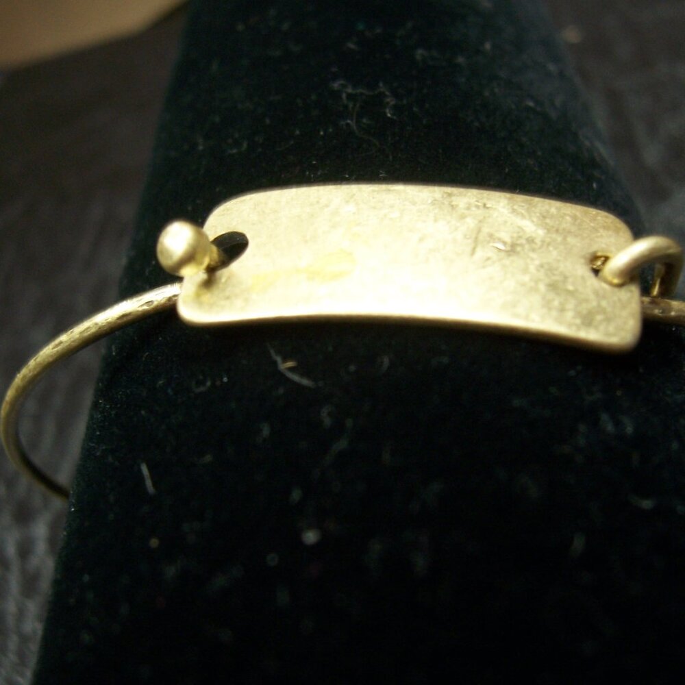 Bangle Gold Nameplate- by Canvas